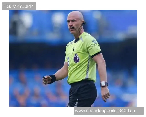 泰勒回忆欧联决赛遭围堵经历称并无重大误判影响比赛结果 泰勒回忆欧联决赛遭围堵经历称并无重大误判影响比赛结果