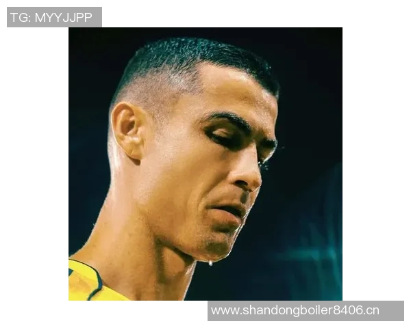 C罗社交媒体分享新造型清爽寸头引发粉丝热议 C罗社交媒体分享新造型清爽寸头引发粉丝热议