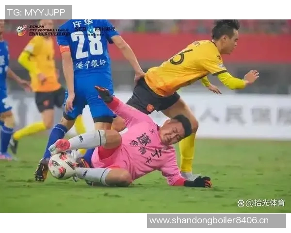 川超精彩绝伦补时逆转遂宁门将头球绝平广安队震撼全场